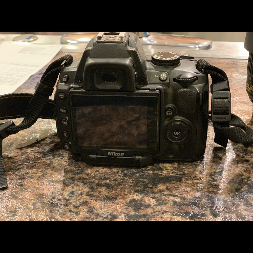 Nikon D5000 bundle - Picture 2 of 15